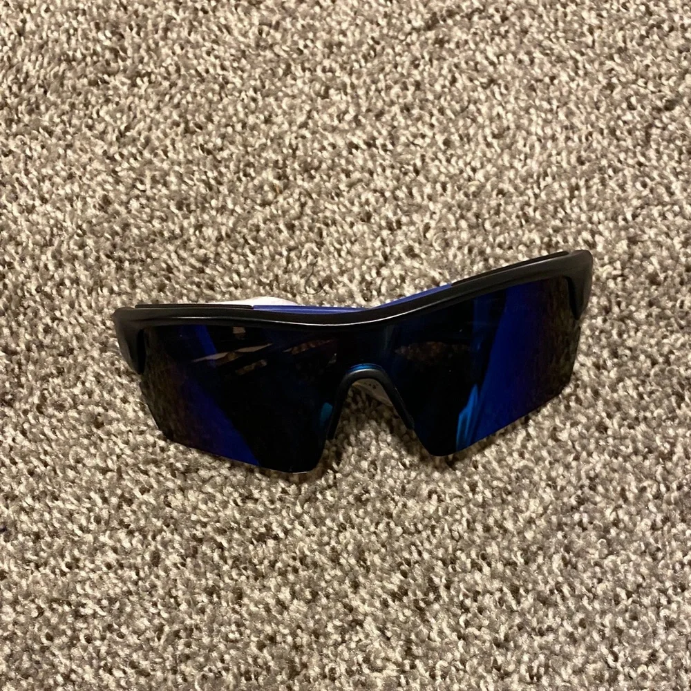 Tilly's Black and Blue Sunglasses